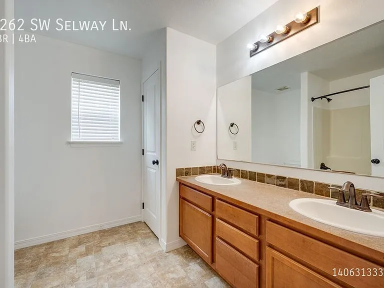 1262 SW Selway Ln — Photo 21