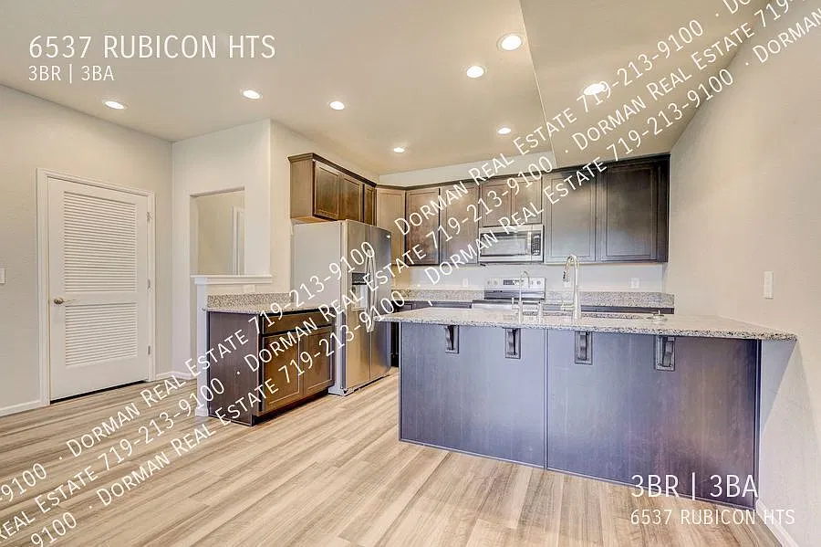 Townhome in Lorson Ranch, Two car garage, unfinished basement — Photo 3