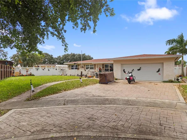 8440 NW 18th St, Pembroke Pines, FL 33024