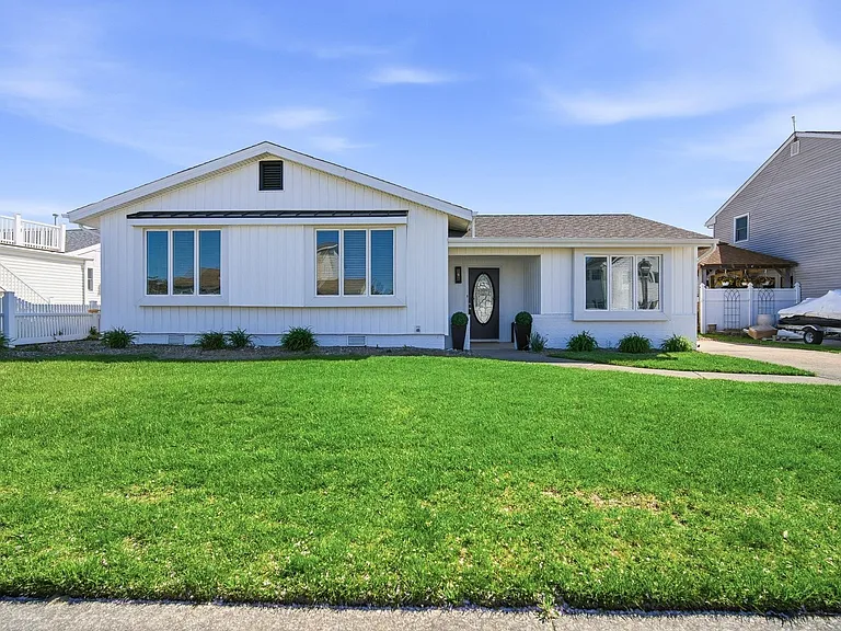 3 Sandy Ln — Photo 1