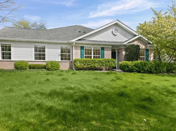 104 Enfield Ln, Grayslake, IL 60030