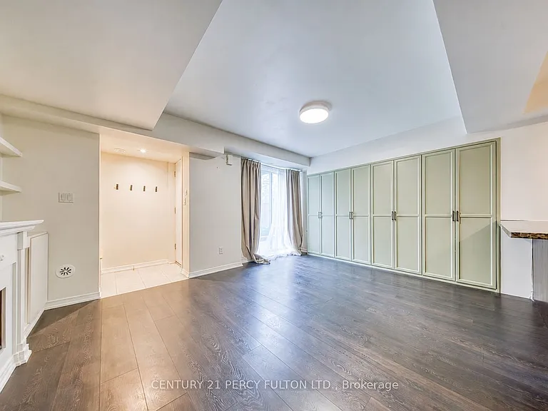 3 Applewood Ln W #103 — Photo 2