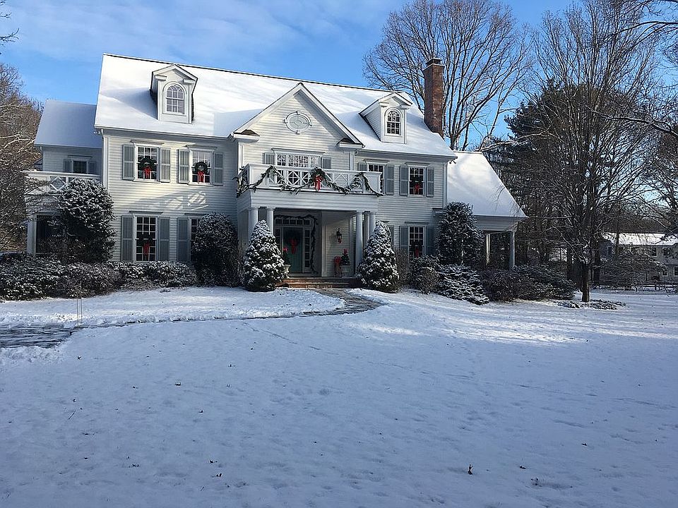 2nd image of 20 Ferry Ln E