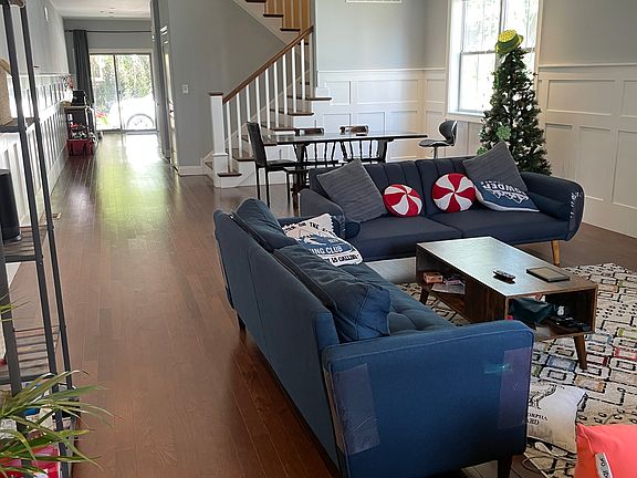 4th image of 368 Lyceum Ave #B