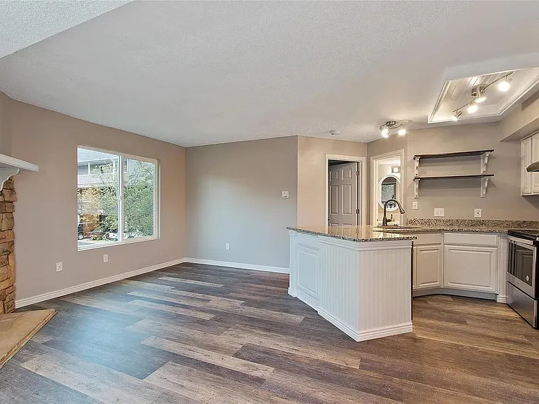 5250 S Huron Way #1-204 — Photo 6