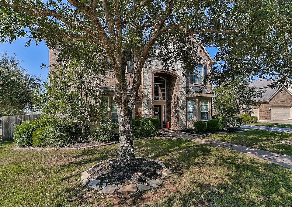 1st image of 403 Catalina Breeze Ct