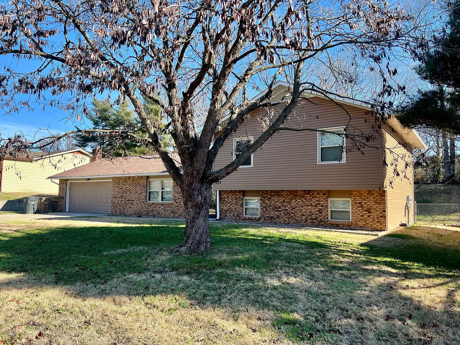 4 bed, 2.5 bath, 1824 sqft, $1,800 — Photo 1