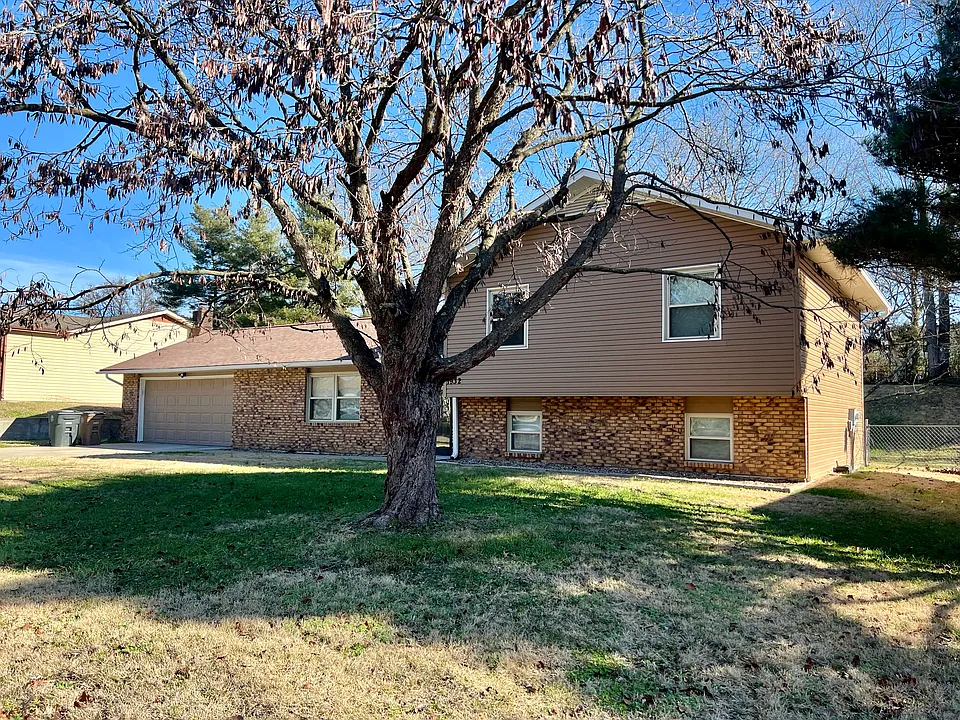 1932 Carolina Ln