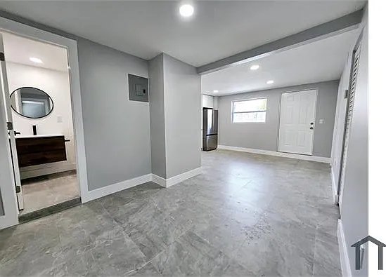 2865 NE 13th Ave — Photo 20