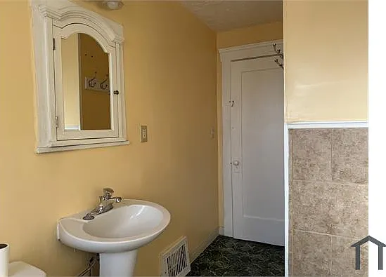 2644 Apple Ave — Photo 5