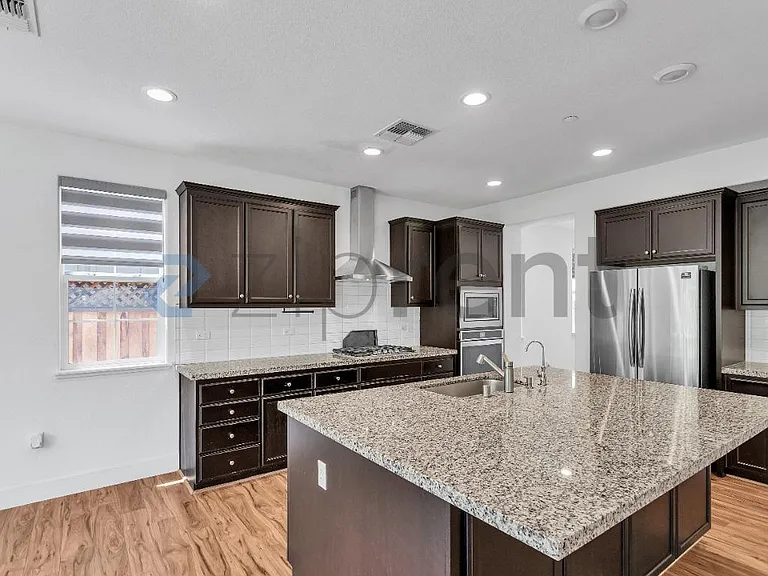 1483 S Barker St — Photo 10