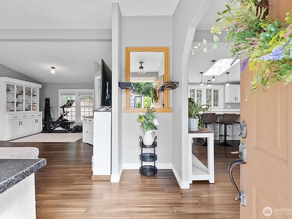 4th image of 18612 72nd Avenue NE