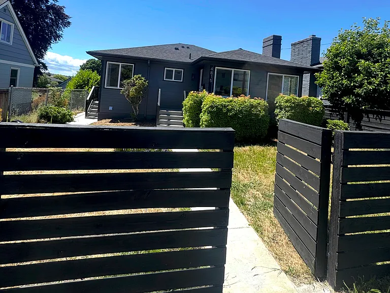 Front facing 15th Ave