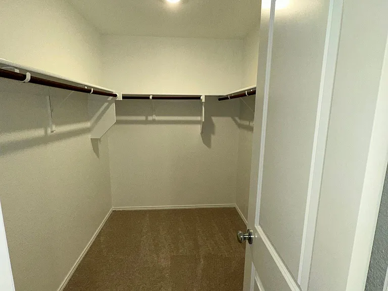 1569 Forge Pond Ln — Photo 6