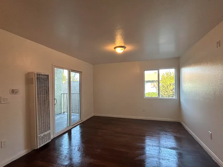 238 E Vernon Ave #201 — Photo 6