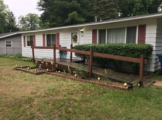 111 Hardwood Ave, Houghton Lake, MI 48629