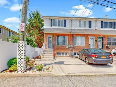 31 Spirit Ln, Staten Island, NY, 10303