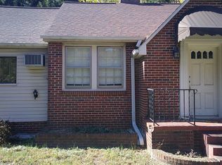 543 2nd St NE, Hickory, NC 28601