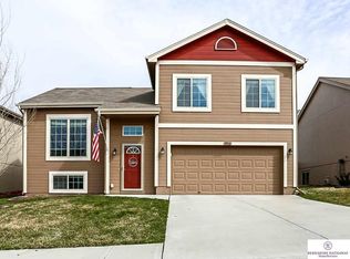 19516 Gail Ave, Omaha, NE 68135