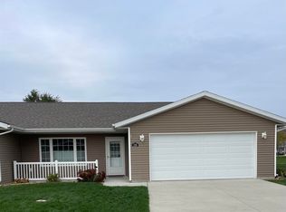 126 Goldfinch Ct, Independence, IA 50644