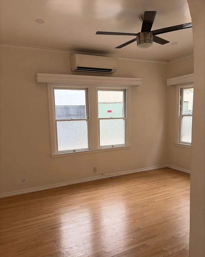 HKO-852 N. Oxford Ave. — Photo 3
