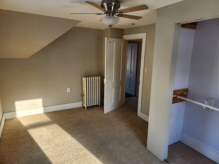 759 E Sumner St — Photo 17