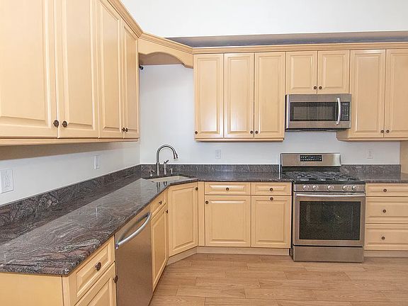 3rd image of 20-30 49th St #1
