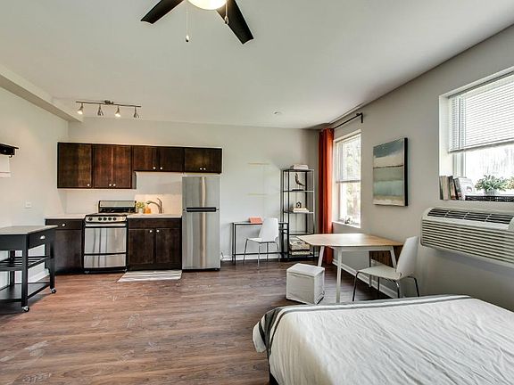 5th image of 1627 N Rockwell St #2F