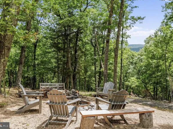 493 Sideling Mountain Trl, Great Cacapon, WV 25422