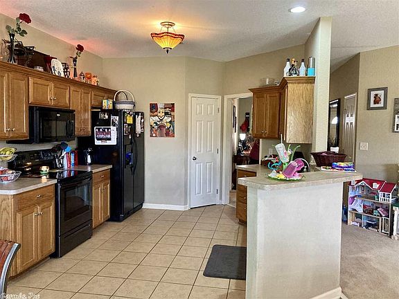 4th image of 124 W Oak Pl