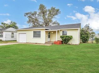 1109 E Chestnut St, Altus, OK 73521