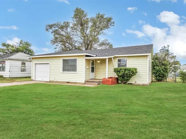 1109 E Chestnut St, Altus, OK 73521