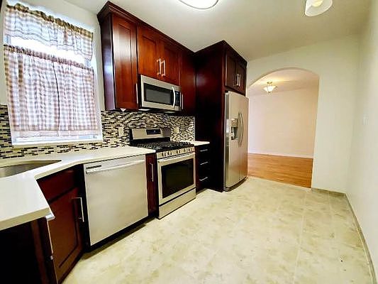 1st image of 662 39th St #16
