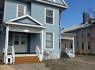 416 7th Ave S APT E, Clinton, IA 52732