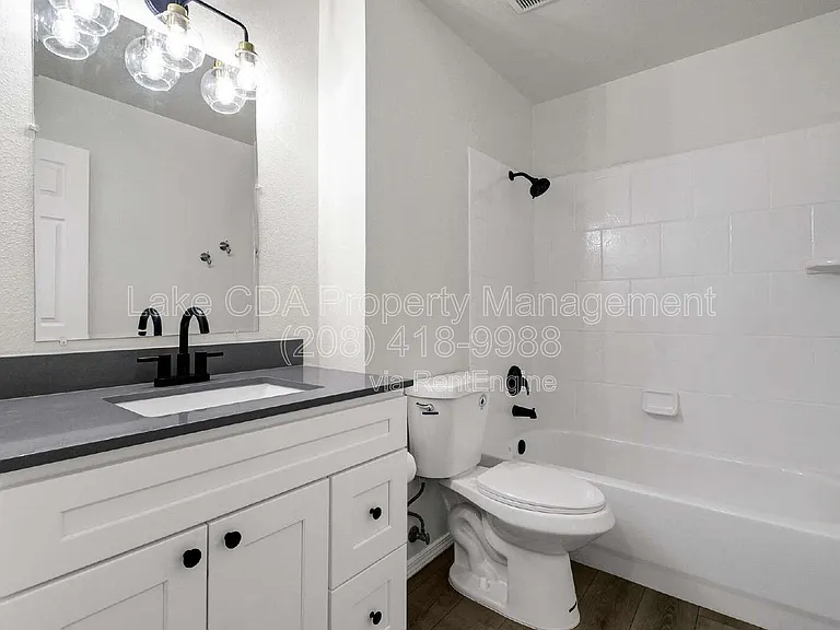 906 N 2nd St — Photo 12