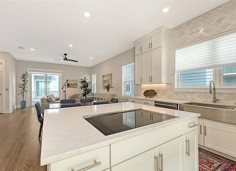 512 Laurel Park Dr — Photo 17