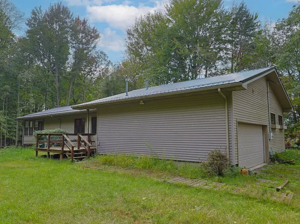 1038 E Freeland Rd, Merrill, MI 48637