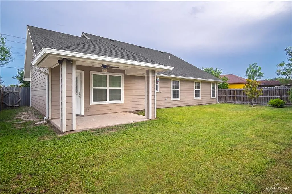 3 bed, 2.0 bath, 1599 sqft, $1,600 — Photo 4