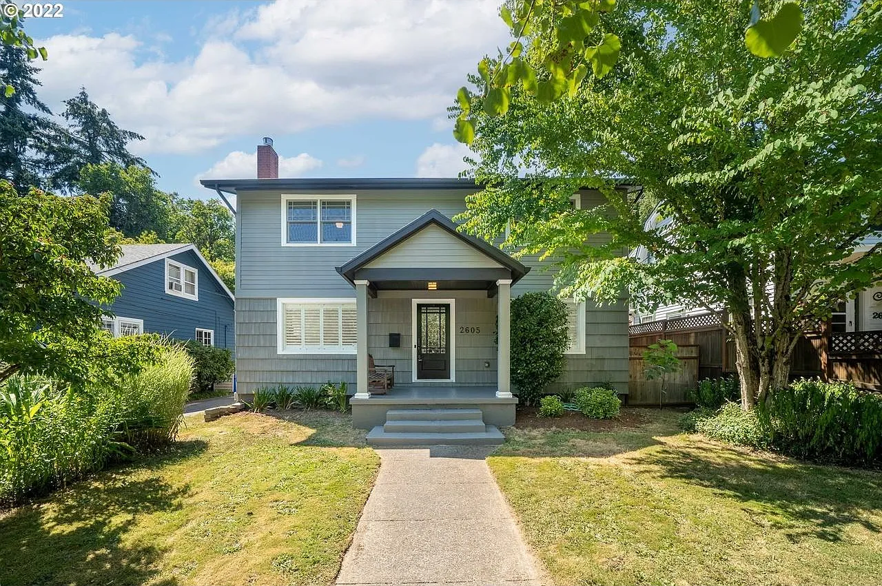 2605 NE 35th Ave — Photo 1