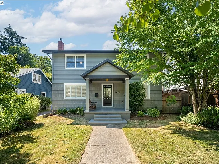 2605 NE 35th Ave — Photo 1