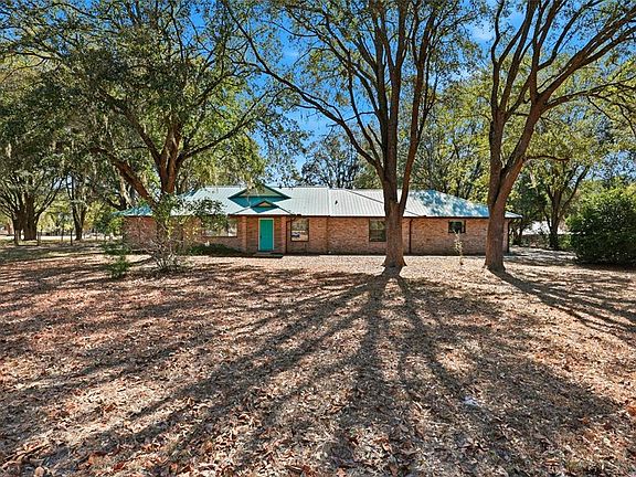 2nd image of 534 SW Thorne Ln