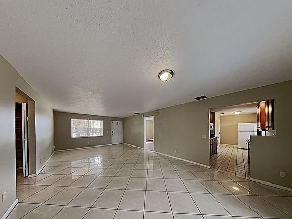 3rd image of 3933 Barkis Ave