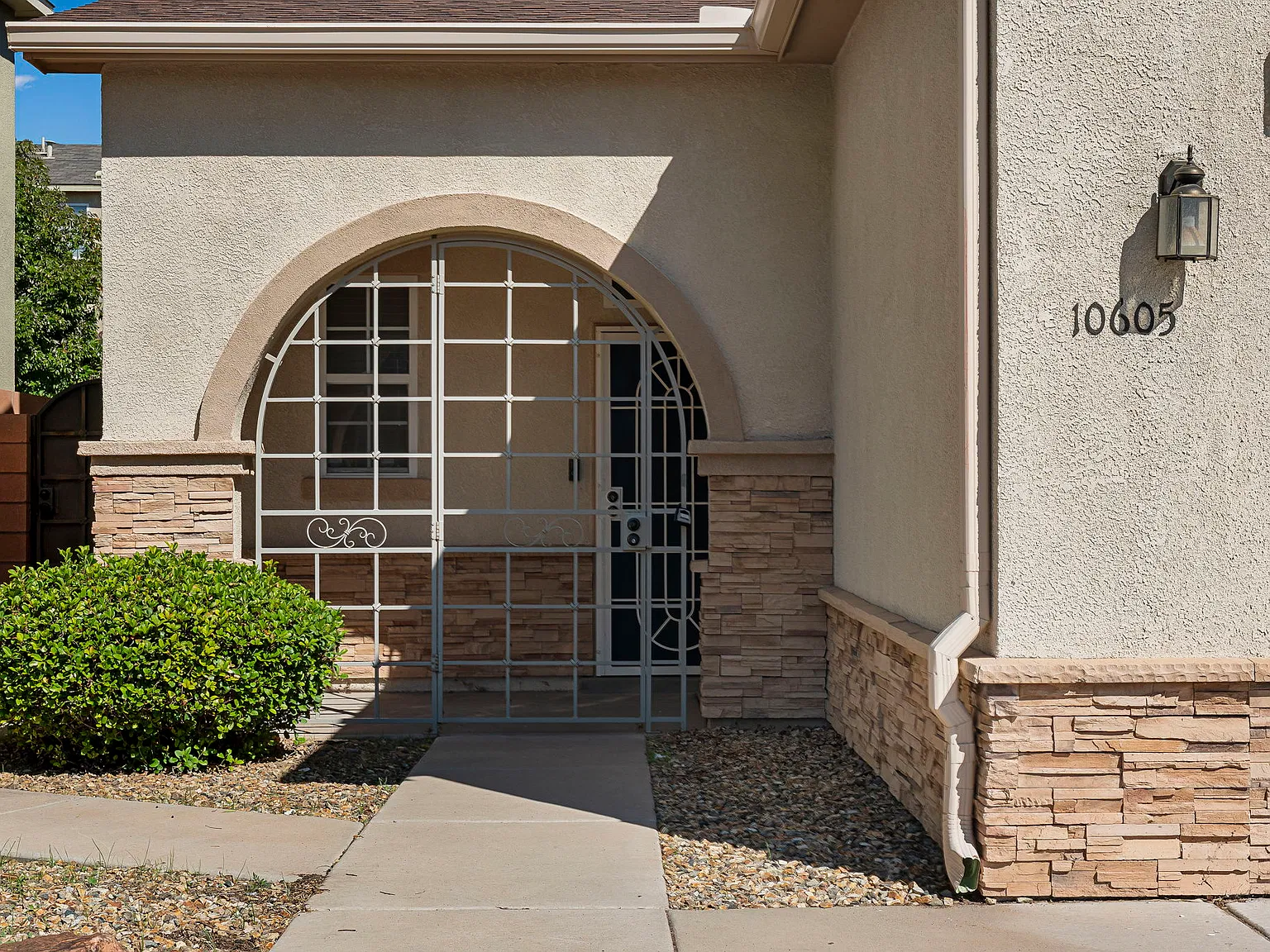 4 bed, 3.5 bath, 3020 sqft, $2,695 — Photo 2