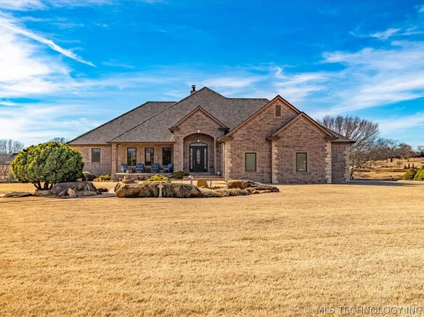 2621 Rabbit Ridge Rd, Bartlesville, OK 74006