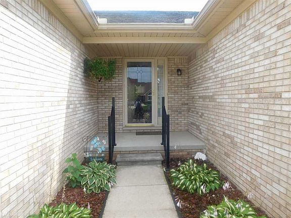 3rd image of 21172 Clear Creek Blvd