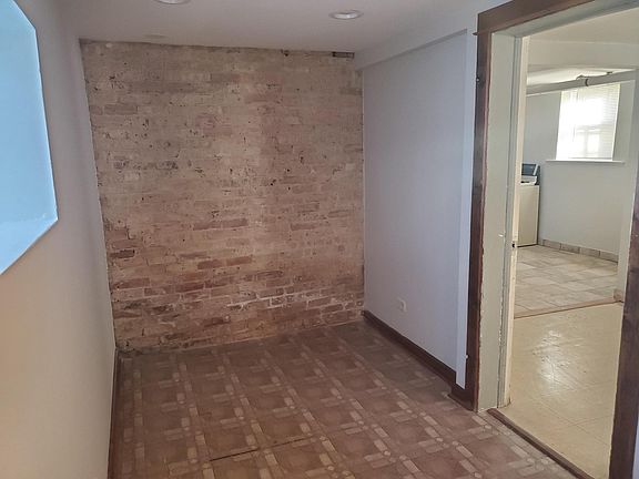 3rd image of 1941 N Central Park Ave #Basement