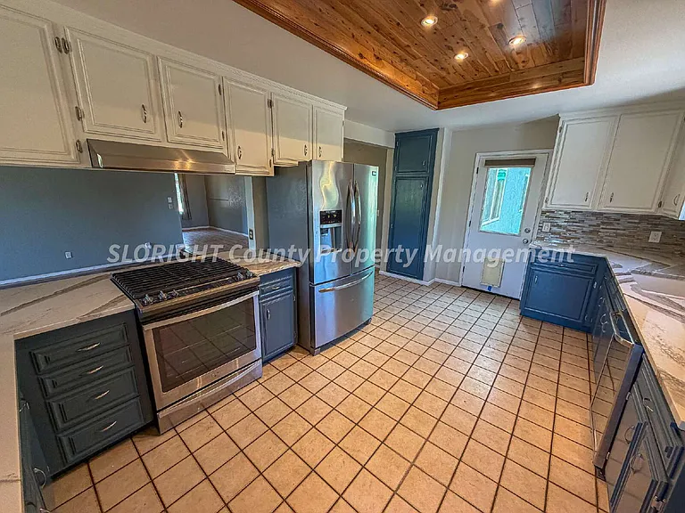 691 Manzanita Dr — Photo 4