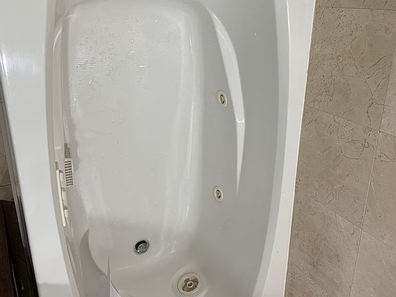 5th image of 5651 W Ainslie St #1