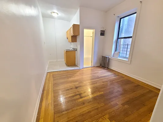 Rented by Cheskel Meisels, LREB | media 8