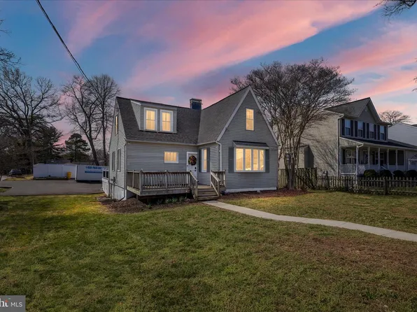 1217 Valley Rd, Pasadena, MD 21122